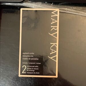 Mary Kay Black Eyelash Curler with Silicone Refills